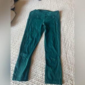 Teal cropped lululemon leggings